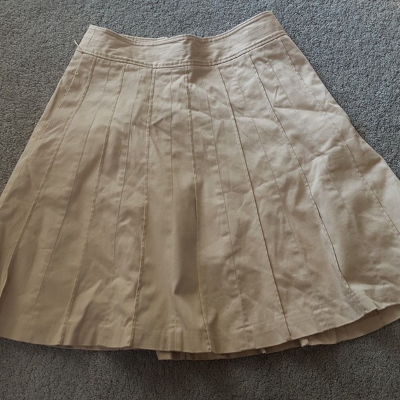 White House Black Market Dresses & Skirts - 3/$15 White House Black Market Pleated Skirt Sz 4